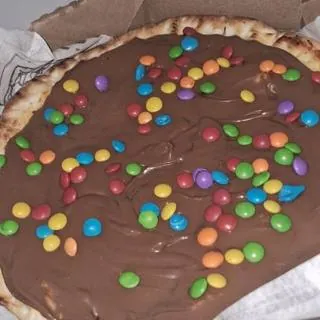 Pizza doce de chocolate